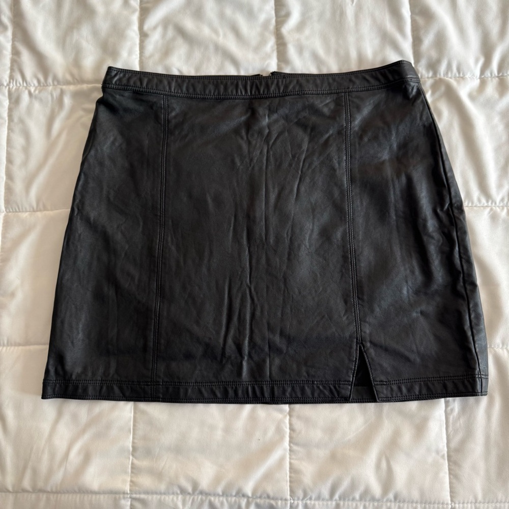 Abercrombie & Fitch Faux Leather Mini Skirt Size XL